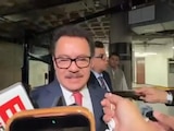 Ignacio Mier, entrevistado por medios de comunicación al término de la plenaria de los senadores de Morena.