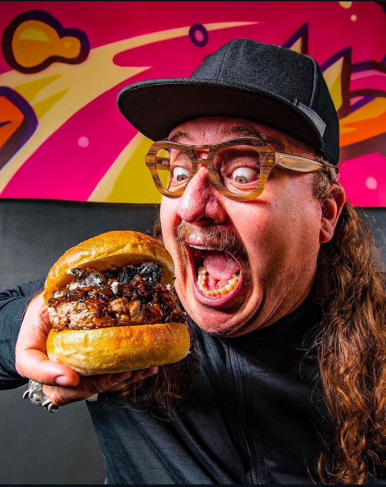 Marcelo Lara 'Burgerman' habla de Burgerlandia en el Corona Capital