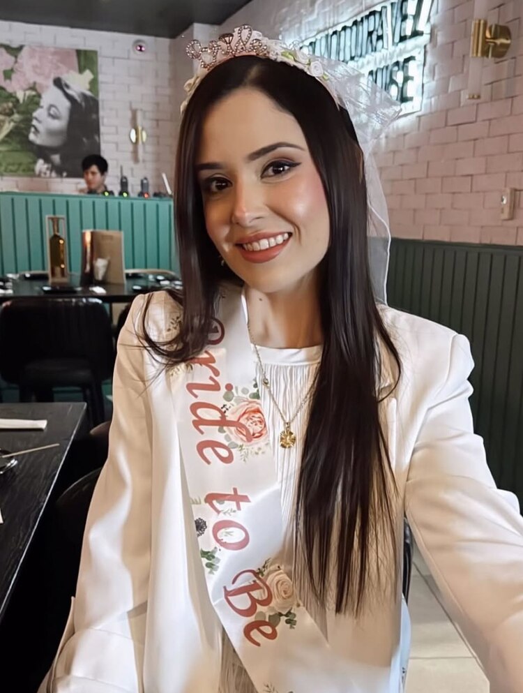 Paola Villalobos, hermana de Lupita Villalobos