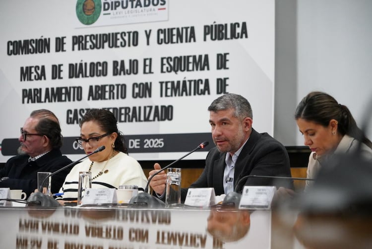 Durante una Mesa de diálogo sobre gasto federalizado, el alcalde Mauricio Tabe advierte que el recorte de fondos municipales afecta directamente a la ciudadanía.