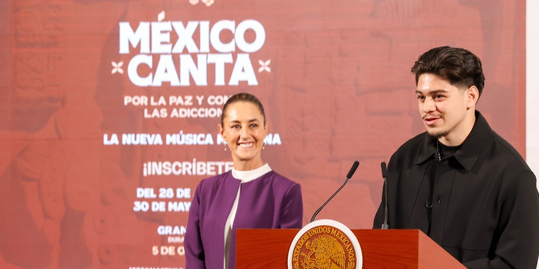 La presidenta Claudia Sheinbaum y el cantante Jesse Martínez, ayer.