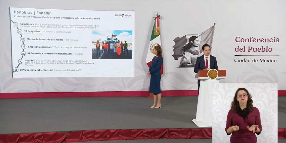 El director de Banobras, Jorge Mendoza Sánchez, en Palacio Nacional este miércoles.
