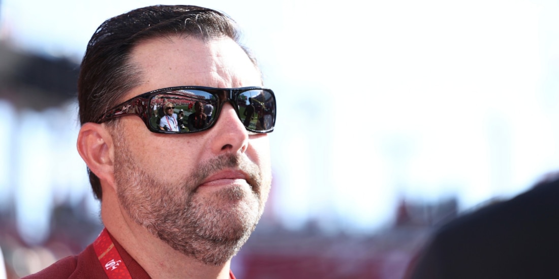 Jed York suspendido 6 juegos.