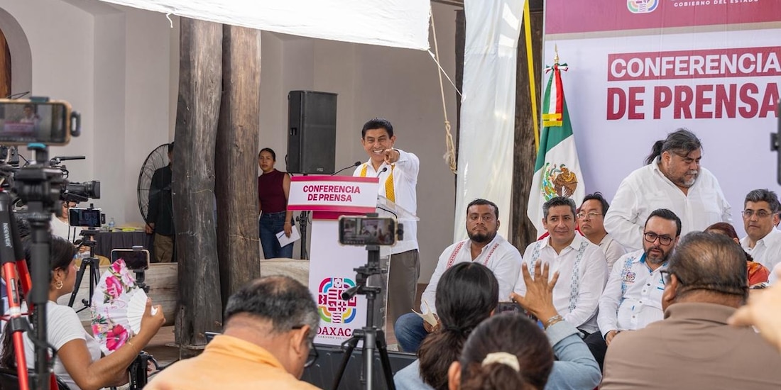 El gobernador Salomón Jara Cruz encabezó la presentación de resultados del Plan Juchitán en el Istmo de Tehuantepec.