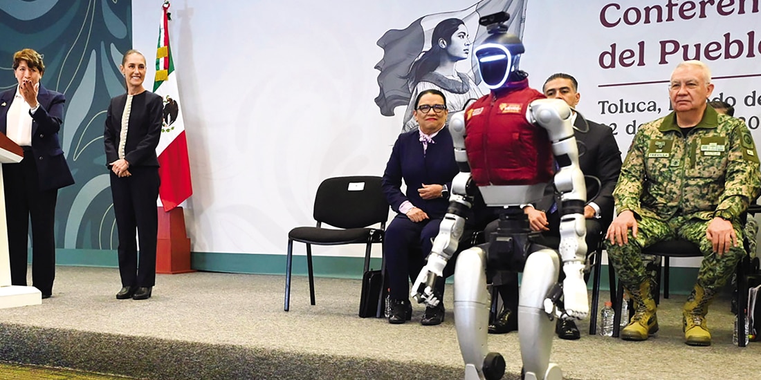 LA PRESIDENTA, ayer, con Delfina Gómez, Rosa Icela Rodríguez y García Harfuch, en demostración de asistente del C5.