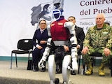 LA PRESIDENTA, ayer, con Delfina Gómez, Rosa Icela Rodríguez y García Harfuch, en demostración de asistente del C5.