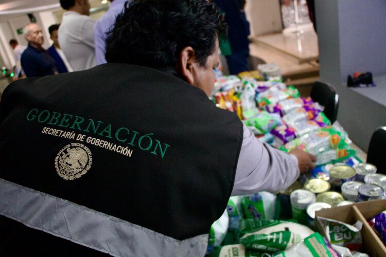 Gobierno de México trabaja a marchas forzadas para atender a población afectada por huracán 'Otis'