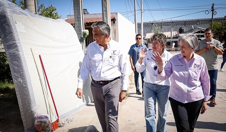 El gobernador Américo Villarreal y la presidenta del DIF Tamaulipas, María de Villarreal.