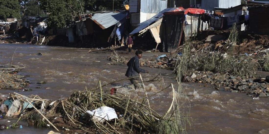 Al menos 398 personas fallecidas y otras 27 desaparecidas es el saldo de las inundaciones al este de Sudáfrica.