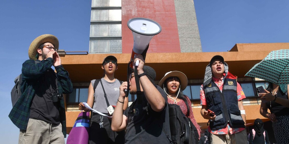 Estudiantes se manifestaron el 4 de abril, para exigir comedores comunitarios.