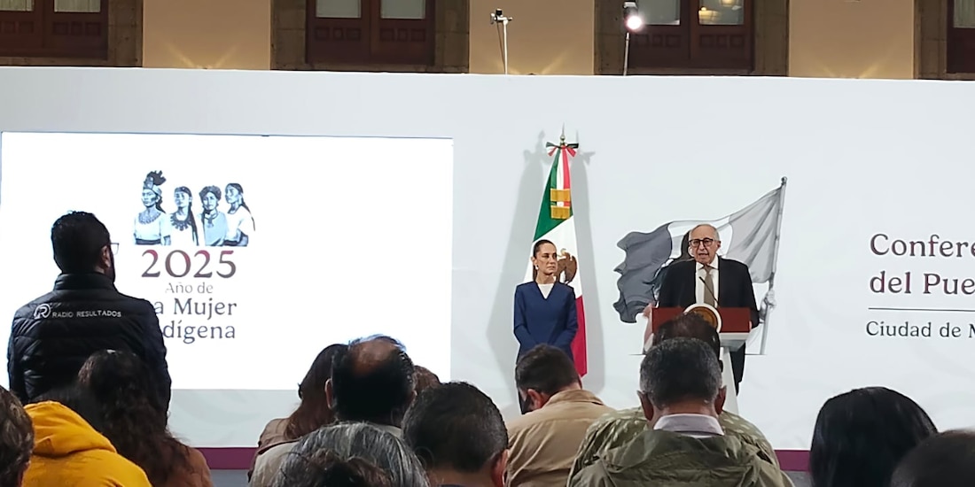 El titular de la Secretaría de Salud, David Kershenobich, y la Presidenta de México.