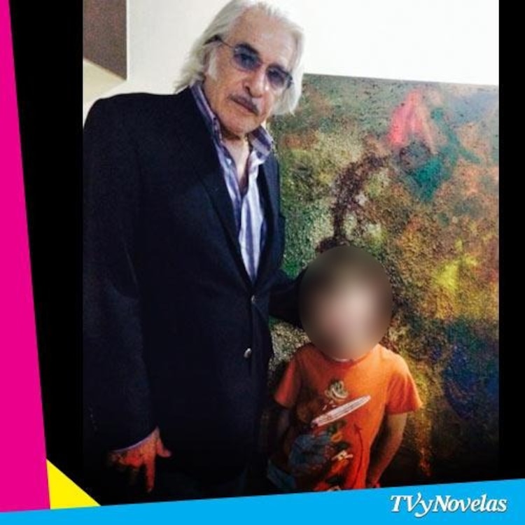 Así presentó a su nieto Enrique Rocha