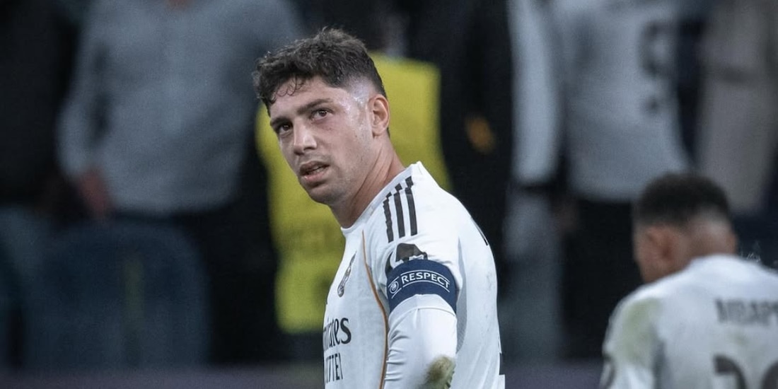 Federico Valverde en un duelo con el Real Madrid
