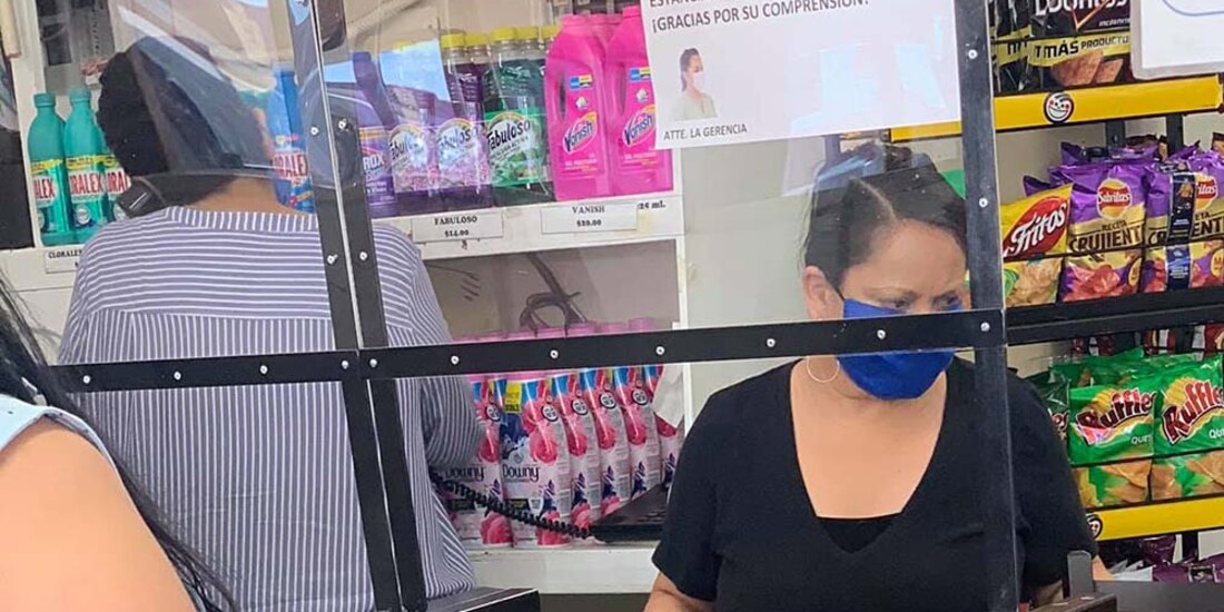 El afectado comparte una imagen de las empleadas de la lavandería.