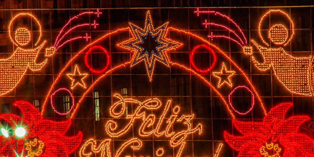 La Ciudad de México en temporada de fiestas de Navidad y Año Nuevo.