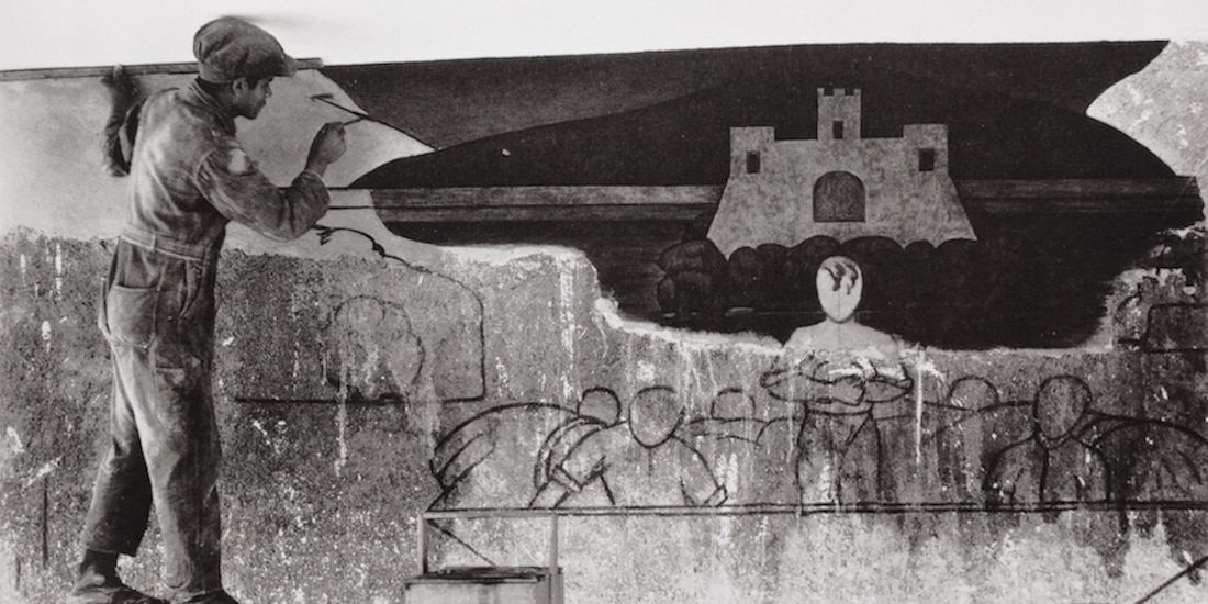Pacheco pintando un muro, 1927.