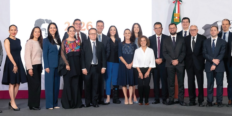 SHEINBAUM, ayer con empresarios en Palacio Nacional