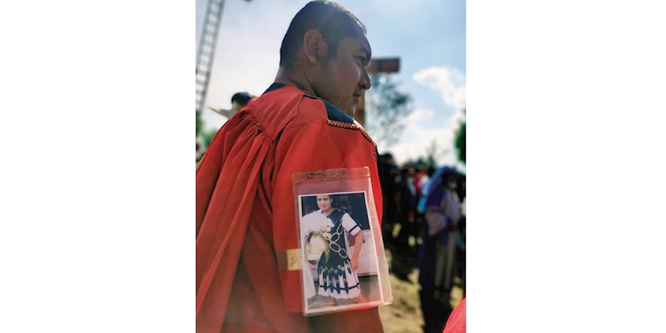 Miguel Ángel lleva en su atuendo la imagen de su amigo Javier.