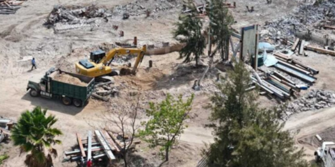 El lugar en donde estaba el teatro al aire libre de la Ciudad de las Artes de Tepic luce totalmente despejado, en esta imagen captada ayer.