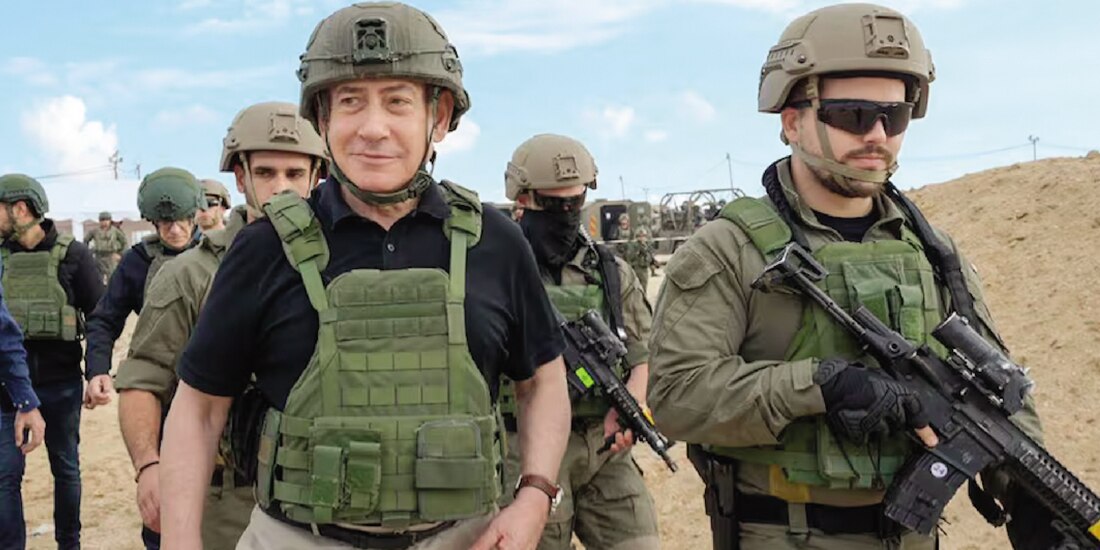 Benjamin Netanyahu visita a la zona norte de la Franja de Gaza, ayer.