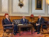 El Presidente en Palacio Nacional con el saliente titular de la SCT, Javier Jiménez Espriú (centro), y su relevo, Jorge Arganis Díaz Leal (izq.)