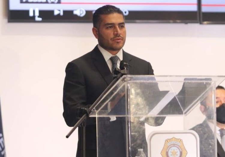 Omar García Harfuch reconoce la labor de los policías de la Ciudad de México.