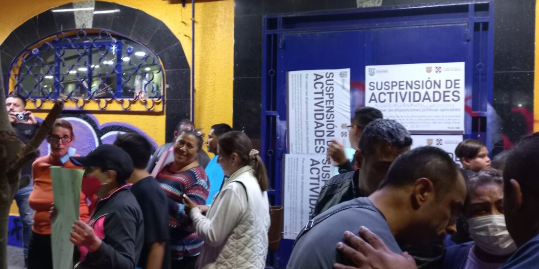 Trabajadoras del restaurante La Polar bloquearon el Circuito Interior.