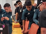 Jugadores de México reciben relojes de lujo.