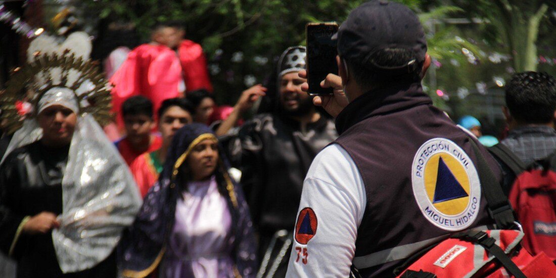 Elementos de Protección Civil en trabajos de prevención en la Alcaldía de Álvaro Obregón.
