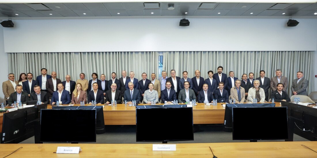 Los dueños y directivos de los diferentes equipos de la Liga MX se reunieron, ayer, en la Federación Mexicana de Futbol.