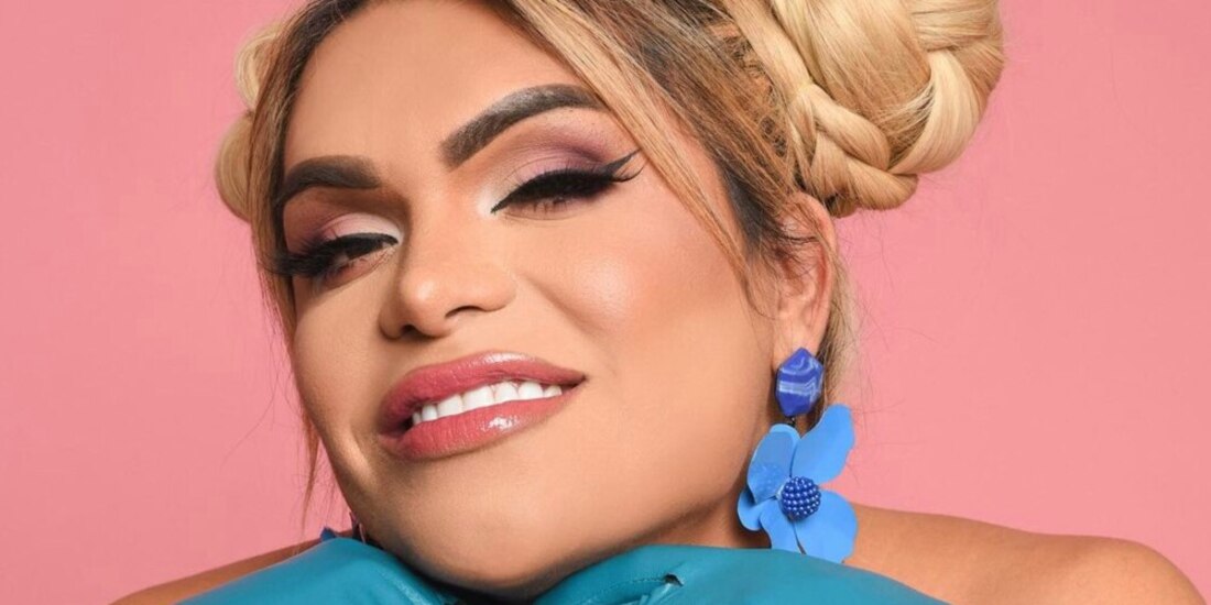 Wendy Guevara se disfraza de abuelo y le dicen que se parece Juan Gabriel (FOTOS)