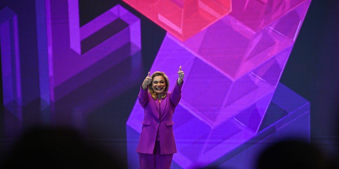 Maru Campos, durante la presentación del mensaje por su Segundo Informe de Resultados.