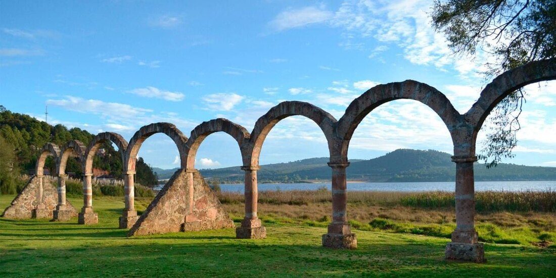 Lago de Zirahuén, en Michoacán, es conocido como el "Espejo de los Dioses".