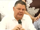 Virgilio Mendoza renuncia al PVEM y convoca a PRI, PAN y MC en Colima.