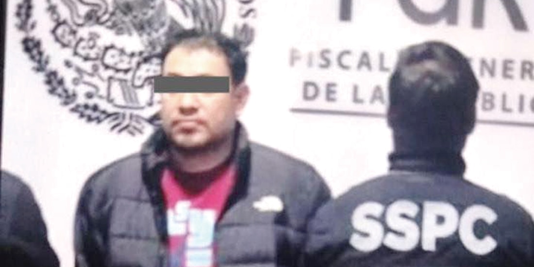 EL INDICIADO, al ser presentado ayer por las autoridades.