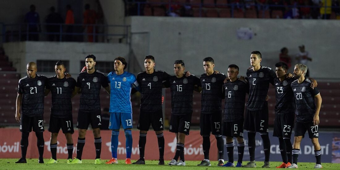 Jugadores de la Selección Mexicana previo a un partido en 2019.