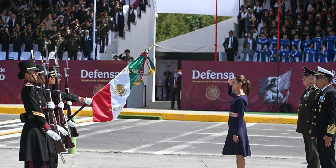 La Presidenta de México en el evento cívico.