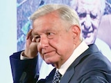 LÓPEZ OBRADOR expone una foto de Scherer y Zambada, en septiembre de 2024