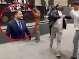 Legislador de Morena reta a golpes a priista en la Cámara de Diputados.