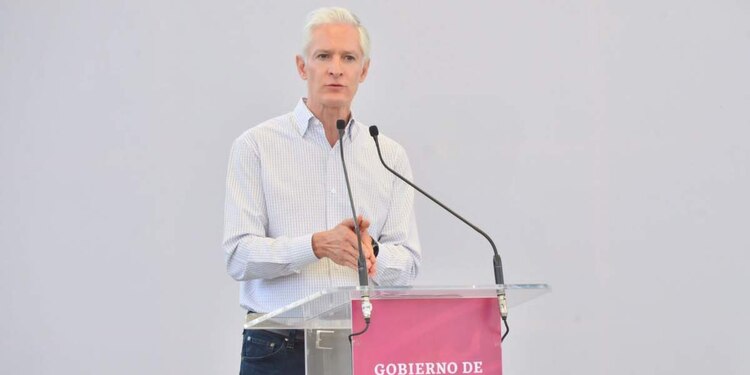 El gobernador explicó que en materia educativa se promueven programas y acciones que fortalezcan la educación de la niñez y juventud de la entidad.