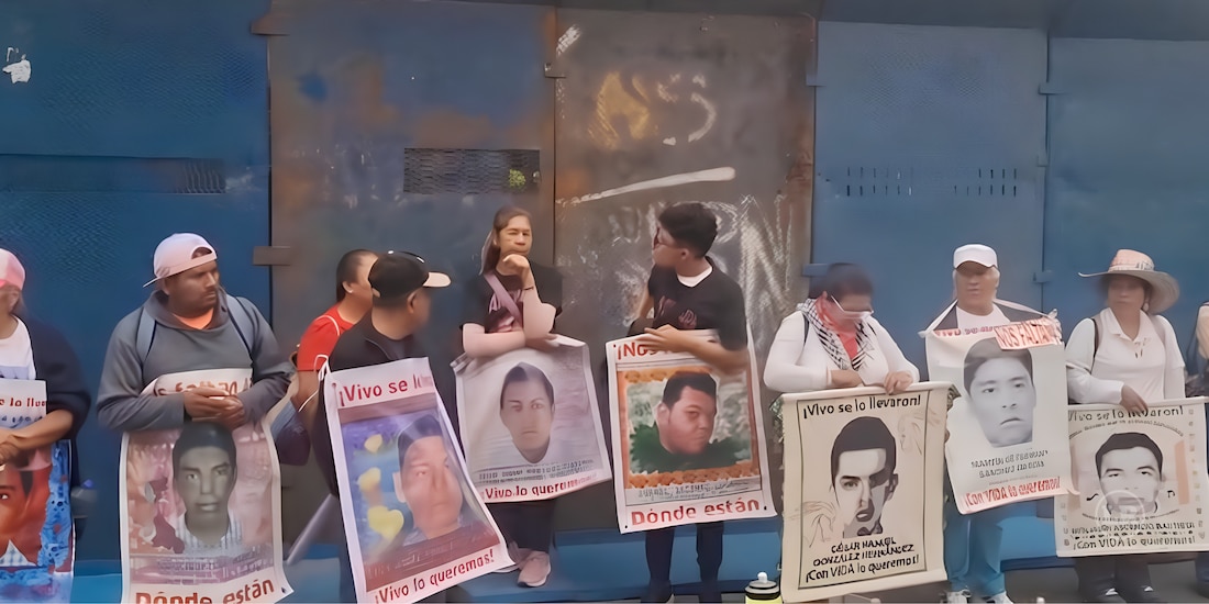 Marcha por Ayotzinapa 2026