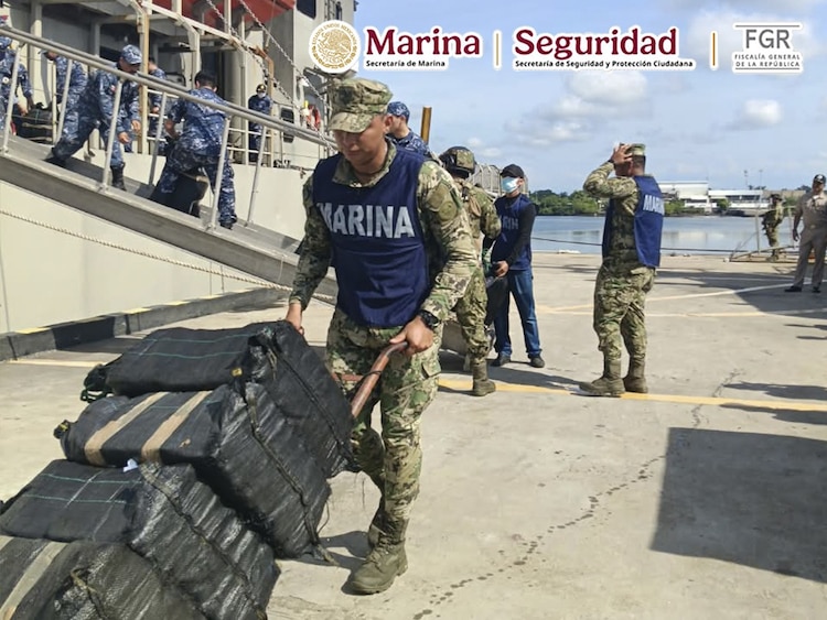Acciones operativas contra el tráfico de droga evitan que sustancias lleguen a las calles y afecten a jóvenes, dijo García Harfuch.