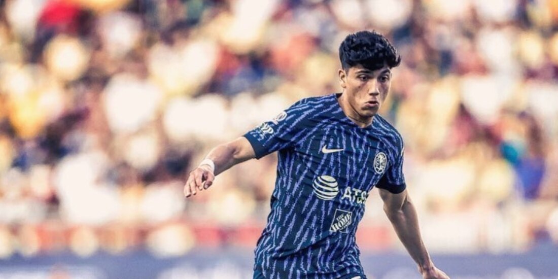 Kevin Álvarez en un partido amistoso con el América