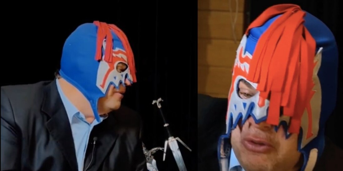 David Faitelson utiliza la máscara del Escorpión Dorado