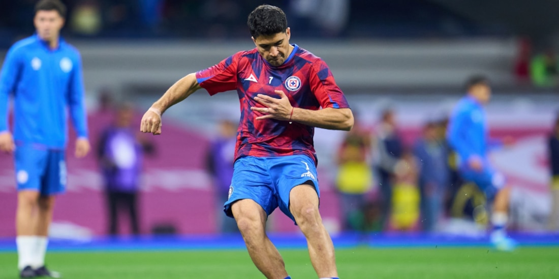 Nico Ibañez en el calentamiento previo al Clásico Joven.