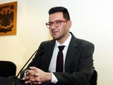 Iván Ruiz García, director de Instituto de Investigaciones Estéticas de la UNAM, hace comentarios que normalizan la violencia contra la mujer.