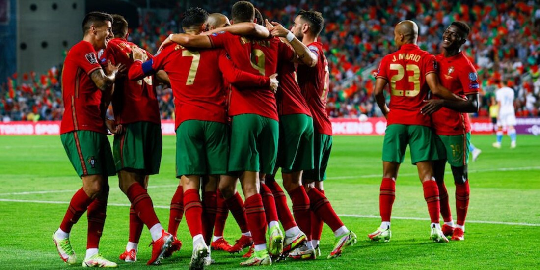 Jugadores de Portugal celebran una anotación el mes pasado.