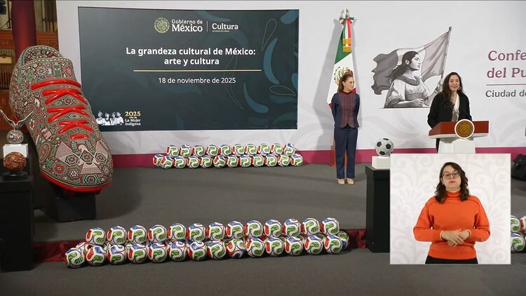 La secretaria de Cultura, Claudia Curiel.