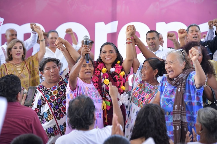 Habitantes, artesanos y productores de la Costa Chica sumaron su respaldo al proyecto de la Cuarta Transformación.