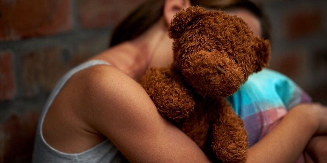 Un menor que fue víctima de abuso sexual puede tener cambios repentinos en su alimentación e higiene.